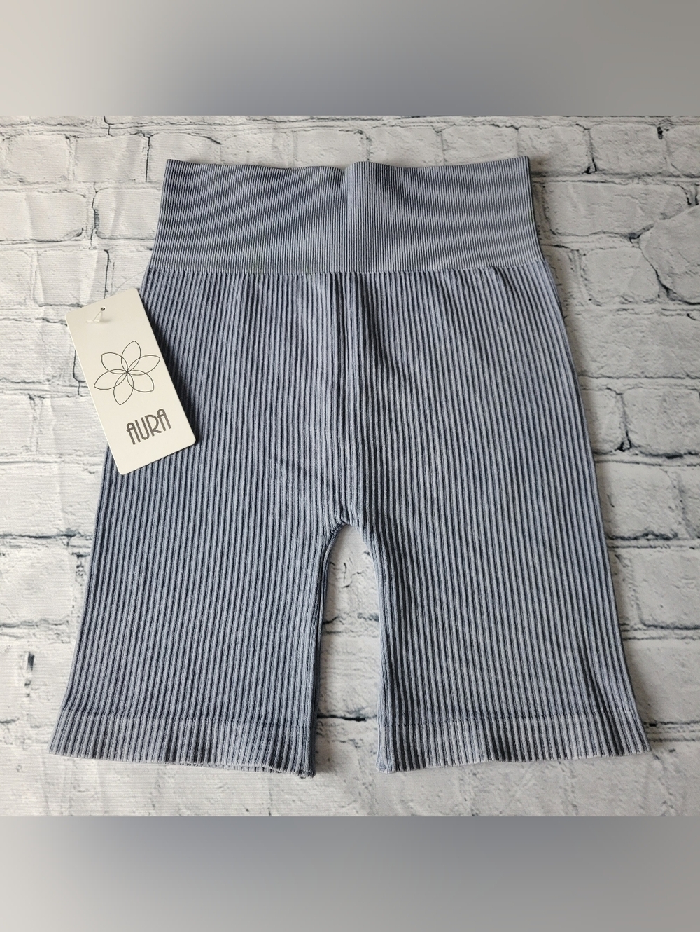 NWT Aura Size S/M Ribbed Bike Shorts